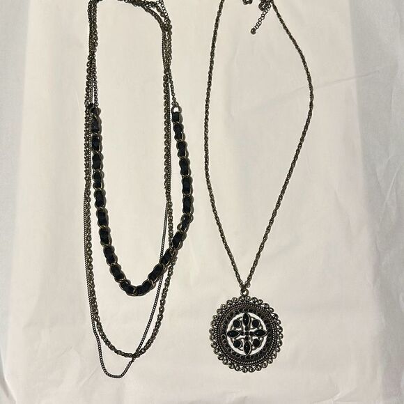 Necklace Bundle  - Picture 10 of 10